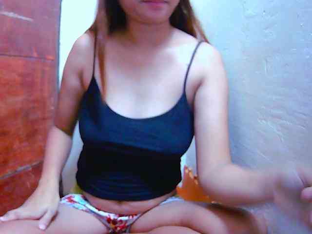 yummyflirtpussy webcam