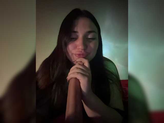 le modèle -Monika- est en webcam porno dans un show sur le site bongacams, il possède les tags suivants: White/Caucasian,Brunette,Shaved