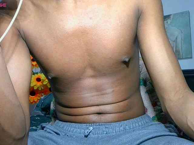 Noah72's cam show statistics and live stream