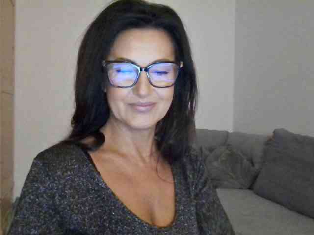 MilfRalia webcam