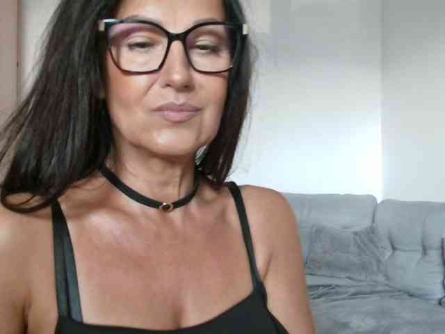 MilfRalia Live Webcam on BongaCams