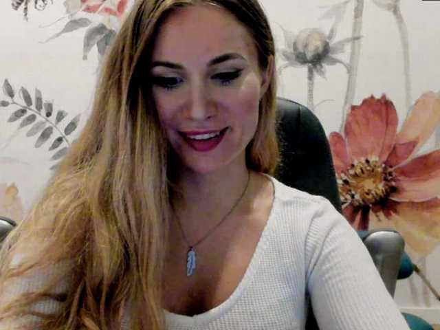 SweetMirande live cam on BongaCams