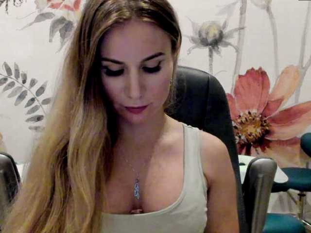 SweetMirande live cam on BongaCams