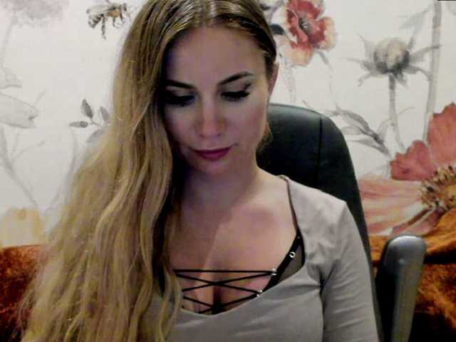 SweetMirande live cam on BongaCams