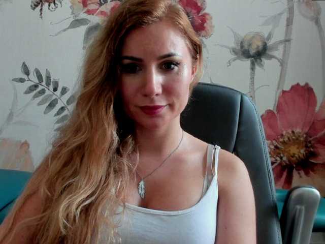 SweetMirande live cam on BongaCams