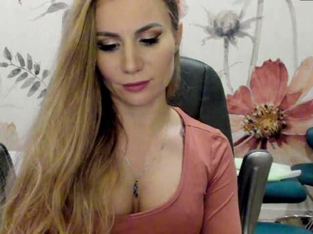 SweetMirande live cam on BongaCams