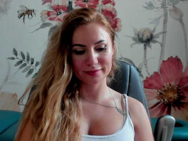 SweetMirande live cam on BongaCams