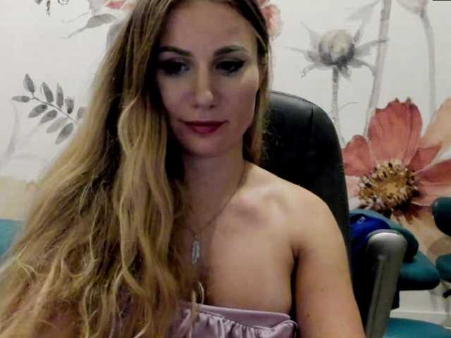 SweetMirande live cam on BongaCams