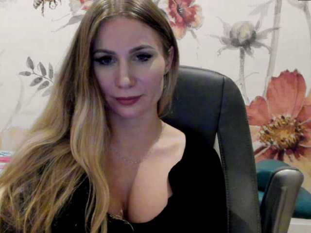 SweetMirande live cam on BongaCams