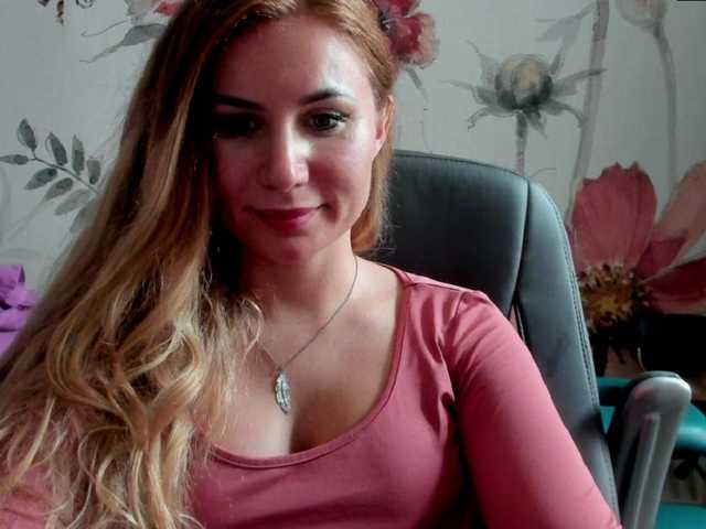 SweetMirande live cam on UnifiedCams
