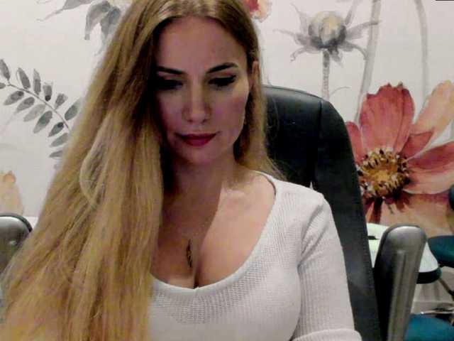 SweetMirande live cam preview