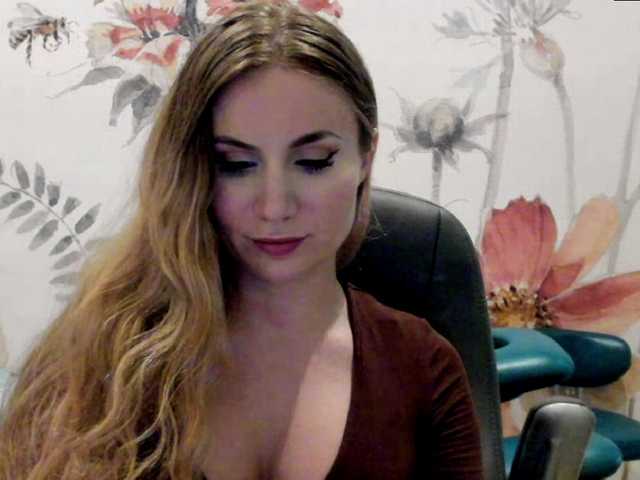 SweetMirande live cam on BongaCams