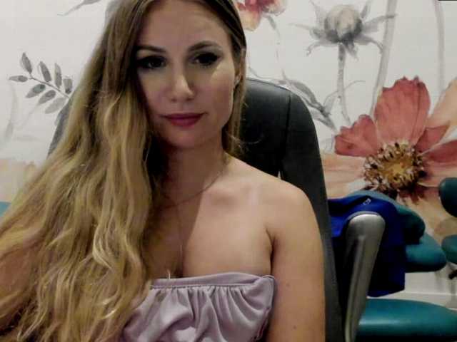 SweetMirande live cam on BongaCams
