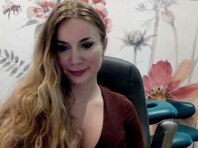 SweetMirande live cam on BongaCams