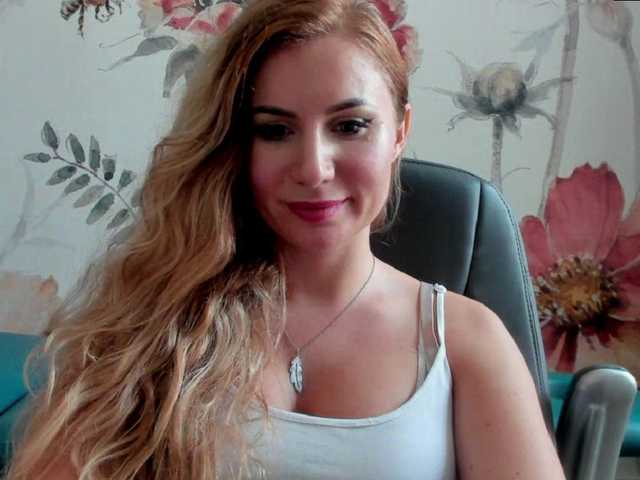 SweetMirande live cam on BongaCams