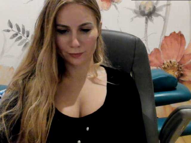SweetMirande live cam on BongaCams