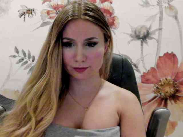 SweetMirande webcam