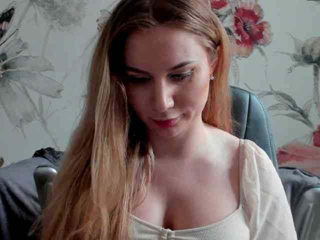 SweetMirande webcam