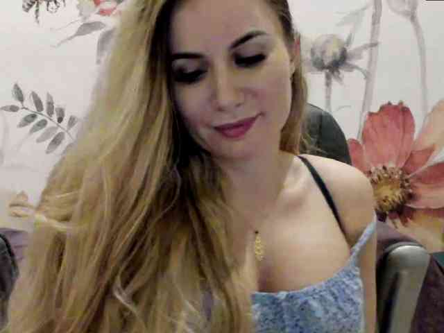 SweetMirande webcam