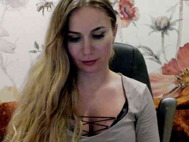 SweetMirande webcam