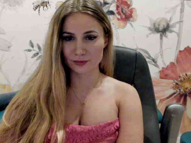 SweetMirande webcam