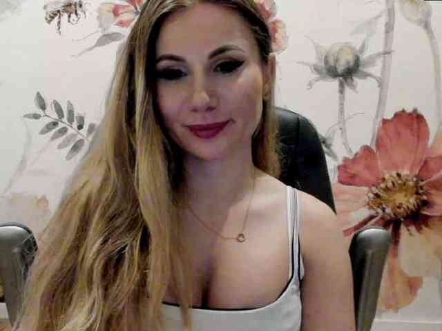 SweetMirande webcam