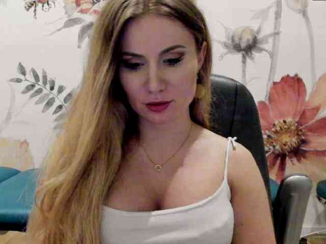 SweetMirande webcam