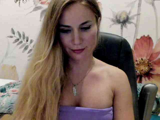 SweetMirande webcam