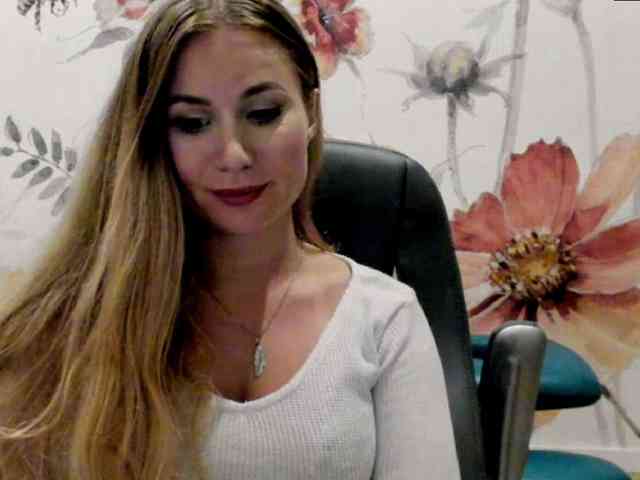 SweetMirande webcam