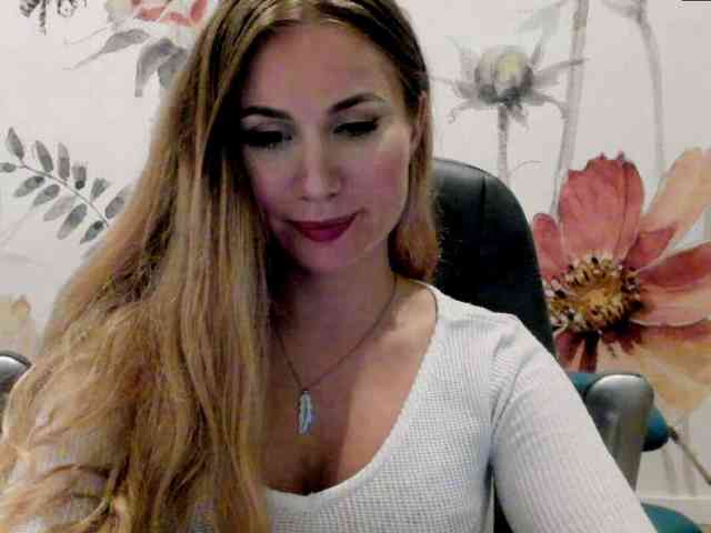 SweetMirande webcam