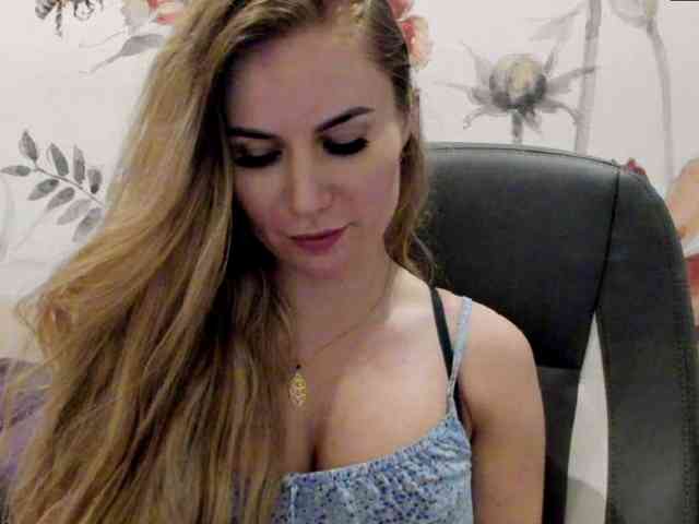 SweetMirande webcam