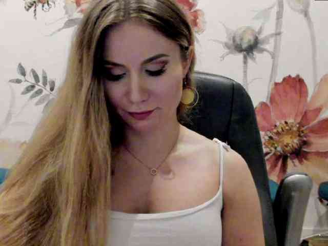 SweetMirande webcam
