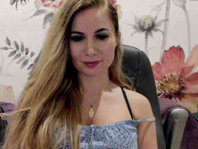 SweetMirande webcam