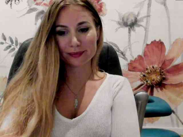 SweetMirande webcam