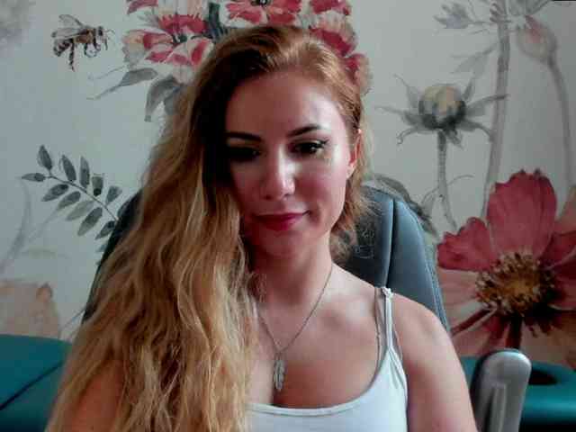 SweetMirande webcam
