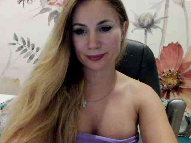 SweetMirande webcam
