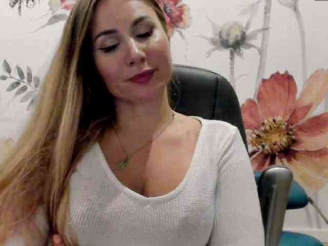 SweetMirande webcam
