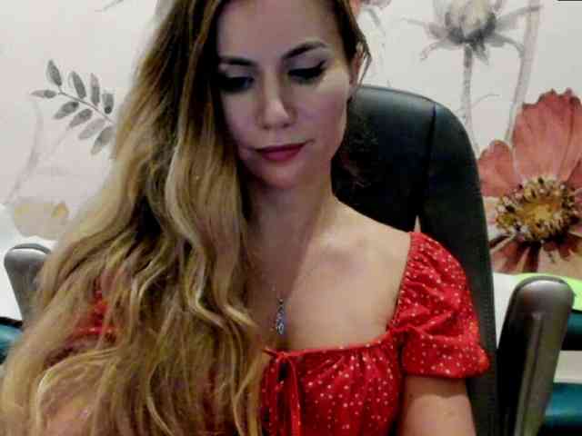 SweetMirande webcam