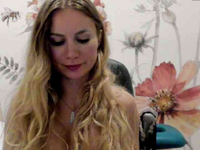 SweetMirande webcam