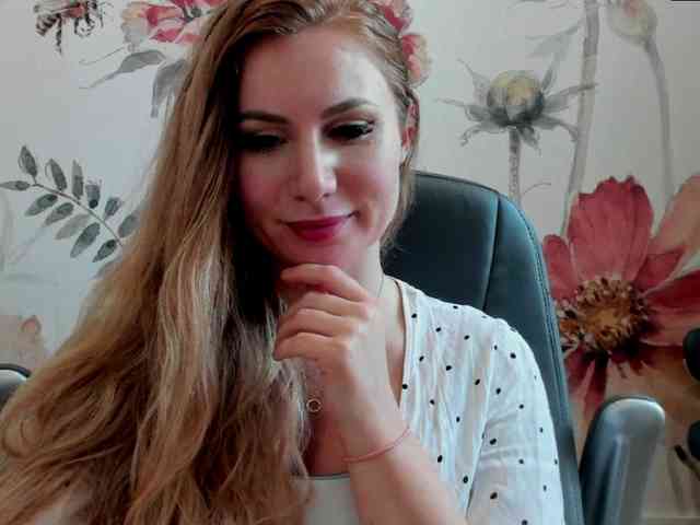 SweetMirande webcam