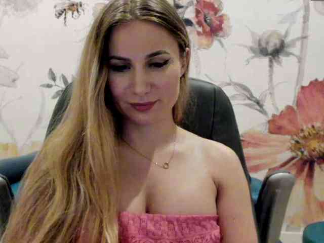 SweetMirande webcam