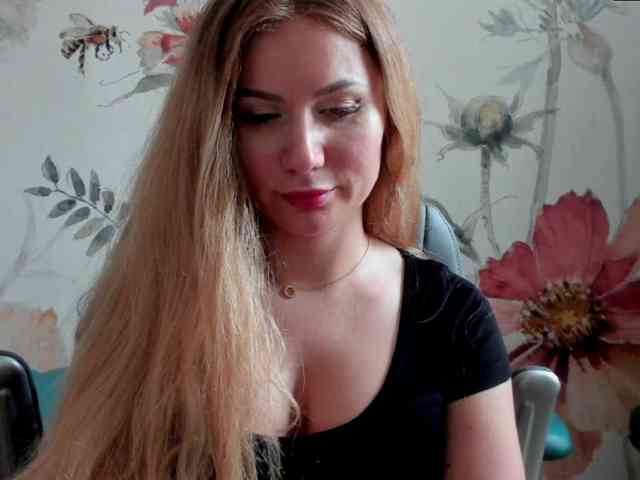 SweetMirande webcam