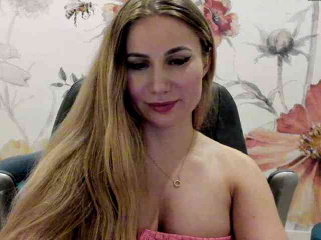 SweetMirande webcam