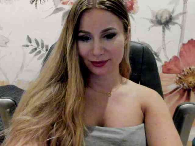SweetMirande webcam