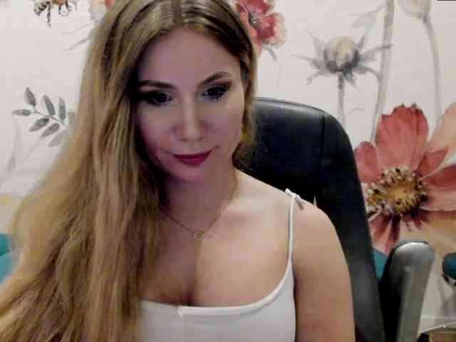 SweetMirande webcam