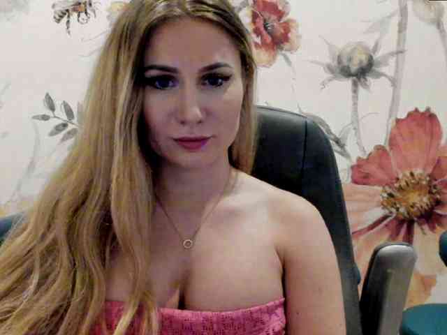SweetMirande webcam
