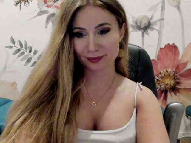 SweetMirande webcam