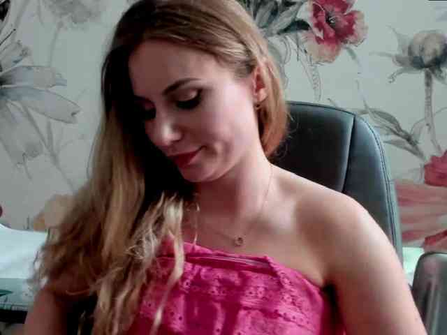 SweetMirande webcam