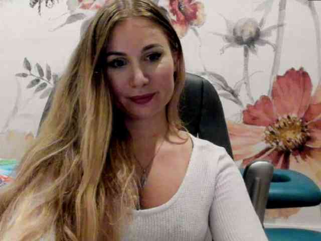 SweetMirande webcam