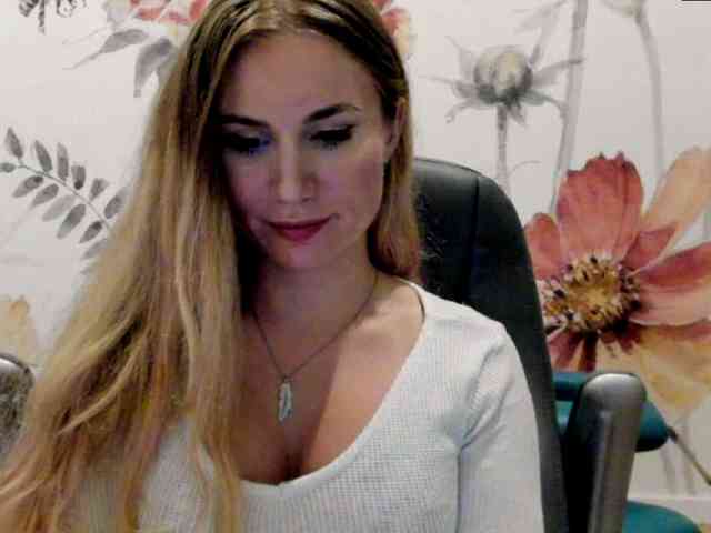 SweetMirande webcam